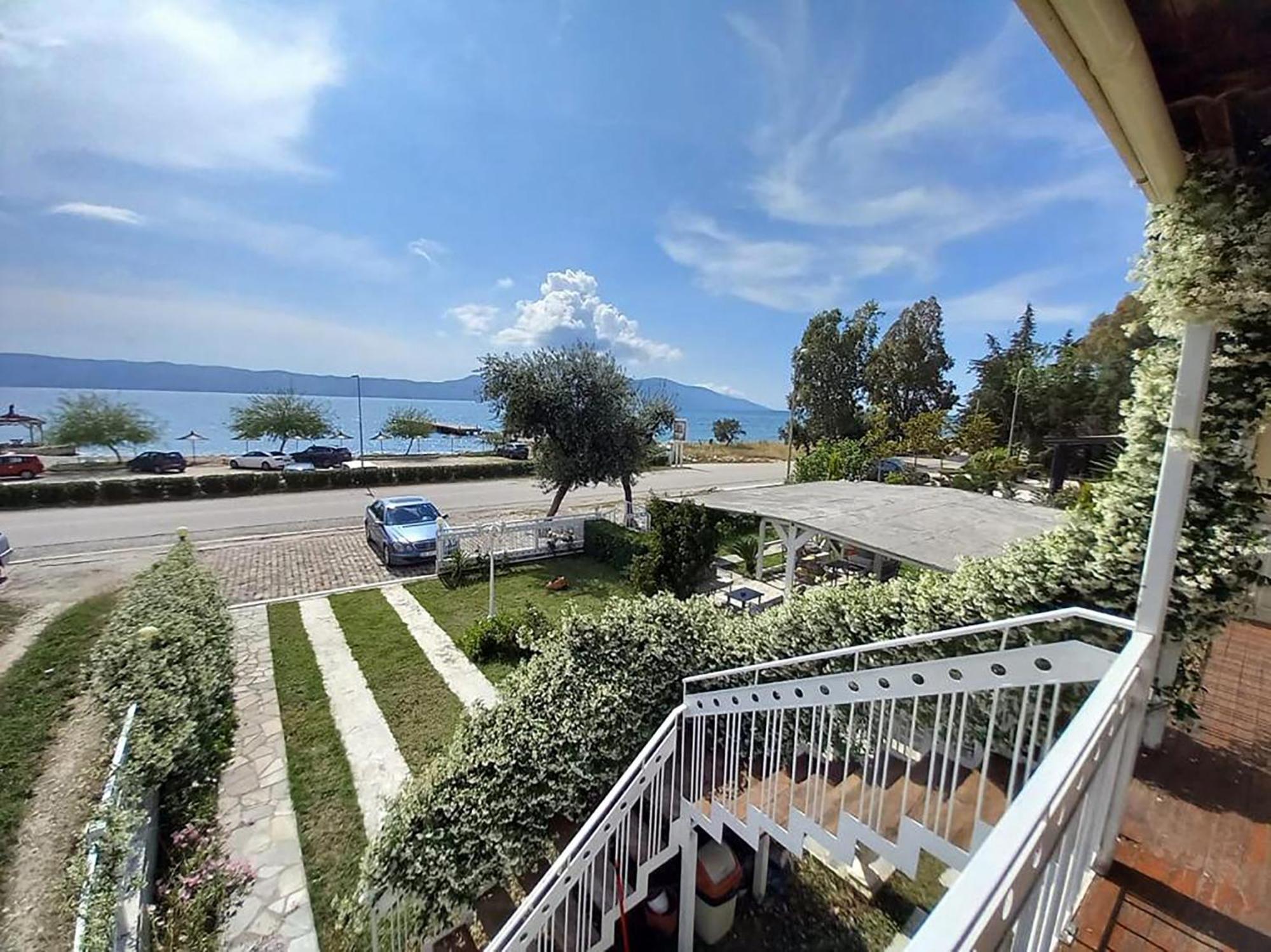 Nili Hotel Vlore Exterior photo
