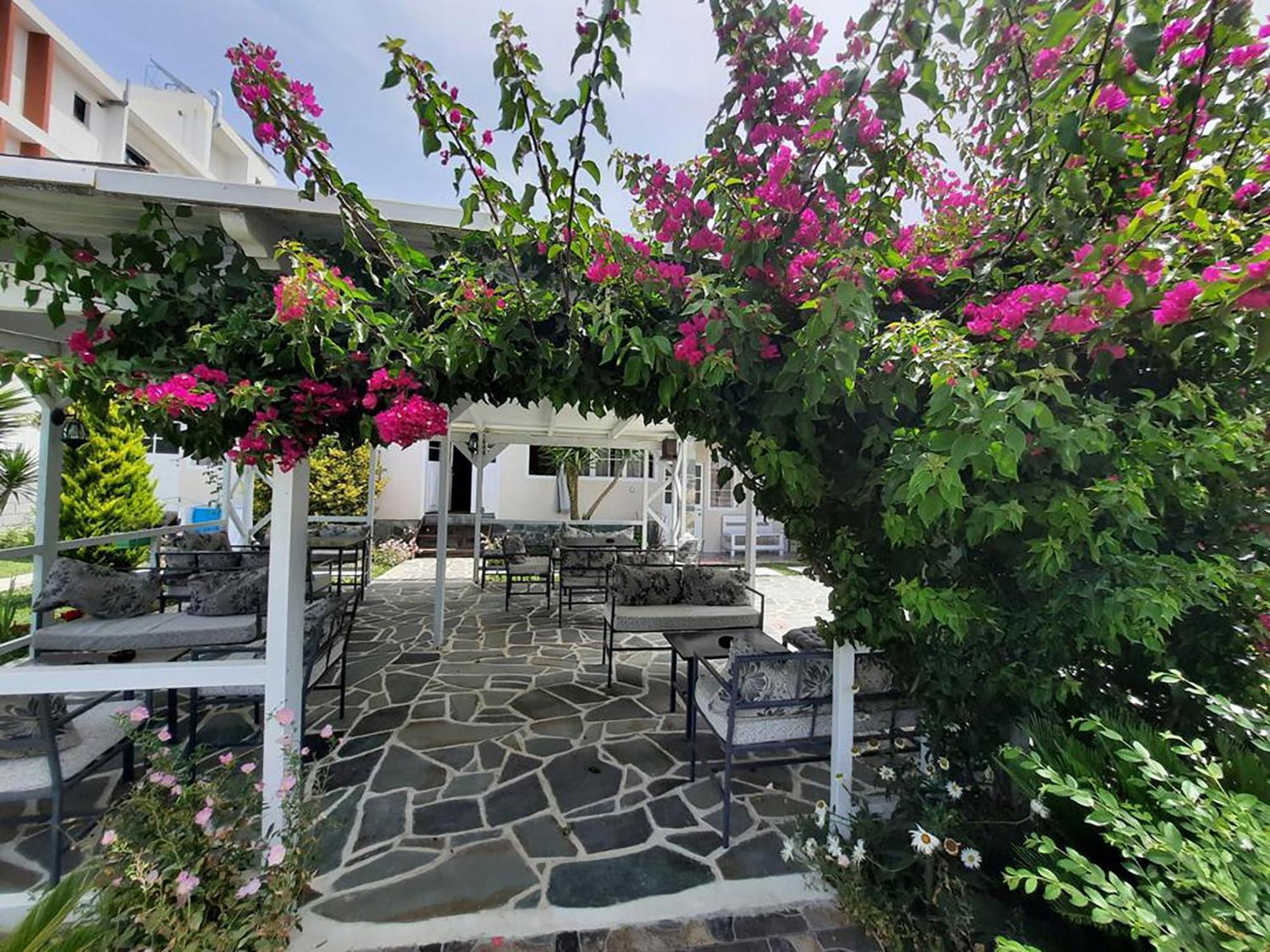 Nili Hotel Vlore Exterior photo